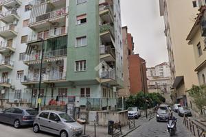 3 LOCALI A NAPOLI