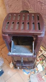 Cucina a gas con forno e cucina/stufa a legna