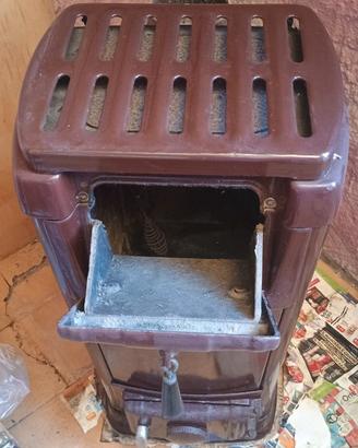 Cucina a gas con forno e cucina/stufa a legna