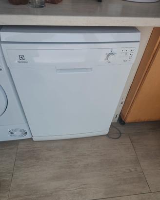 lavastoviglie Electrolux 