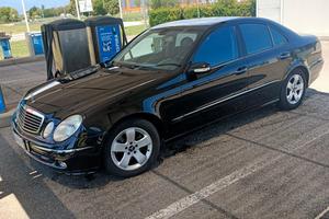 Mercedes 211