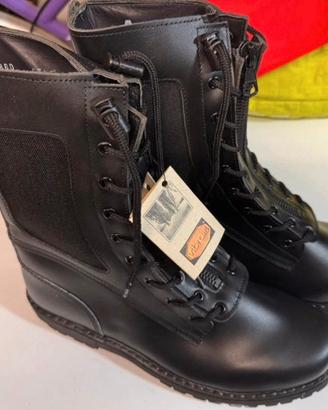 Stivali Vibram con lacci e chiusura a zip Tg. 45