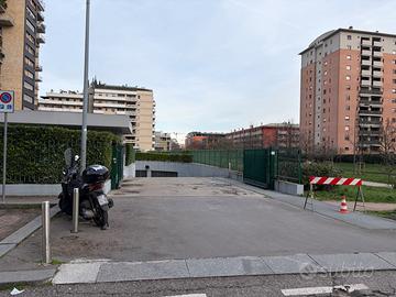 Box auto Via Spadolini 9 - Corte Benati 1