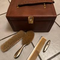 Beauty case vintage con utensili