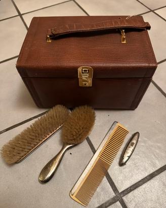 Beauty case vintage con utensili