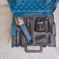 Cesoia bosch gus12v compresa di caricabatterie