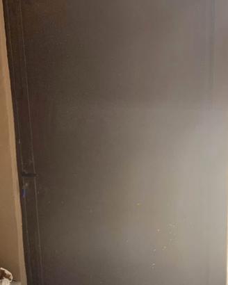 Porta in ferro con serratura iseo