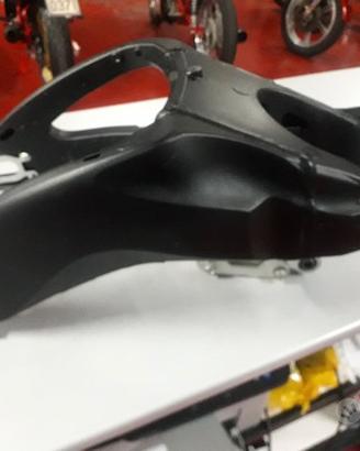 Forcellone NERO SUZUKI GSXR 1000 K9 NUOVO
