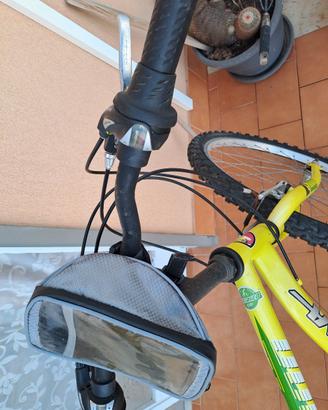bicicletta Mountain bike