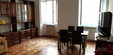 Grande appartamento fino a 12 posti letto, wifi