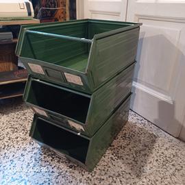 Contenitori vintage impilabili