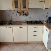 Cucina componibile completa di elettrodomestici