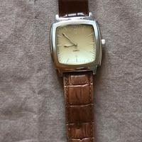 Orologio quadrato al quarzo