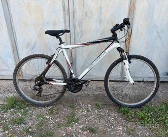 Mountain Bike Montana Grizzly 26