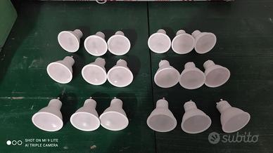 18 Lampadine / faretti led GU10 luce calda