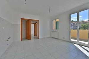 Appartamento di 60 m² con 3 locali e box auto a Al