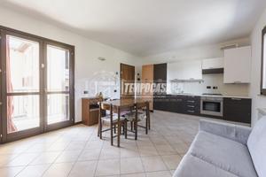 Bilocale con Ascensore, Balcone, Box e Posto auto