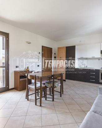 Bilocale con Ascensore, Balcone, Box e Posto auto