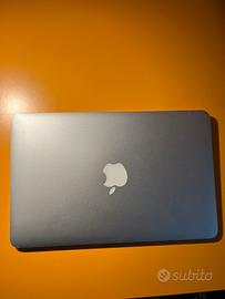 McBook Air 11- Portatile con carica batterie