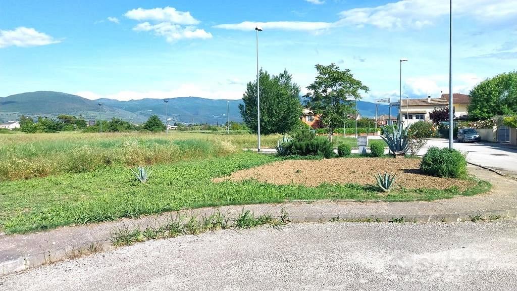 Terreno di 700 m² a Foligno - Vista 5