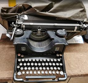 Macchina da scrivere Olivetti M40