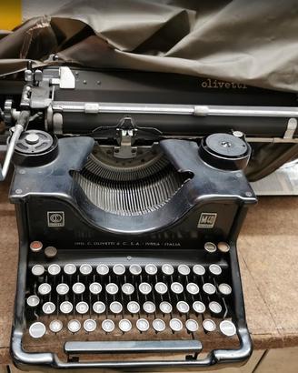 Macchina da scrivere Olivetti M40