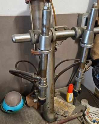 Riempitrice Pneumatica Vintage per Bottiglie - Des