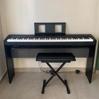 Pianoforte Yamaha con sgabello