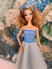 Abito per Barbie realizzato a mano