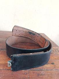 Cinturone militare in cuoio. Tedesco.
