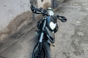 DUCATI HYPERMOTARD 796