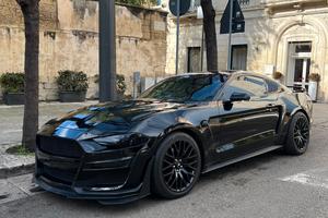 Ford mustang gt 5.0 Total black 