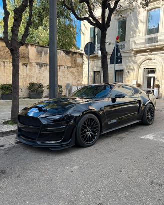 Ford mustang gt 5.0 Total black 
