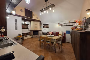 MONOLOCALE A TAGGIA