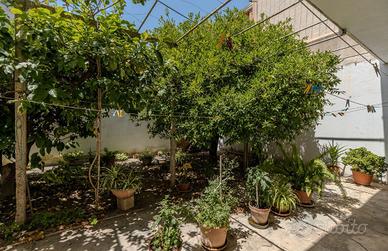 Quartucciu semindipendente bilivelli con cortile
