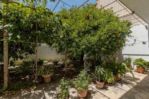 Quartucciu semindipendente bilivelli con cortile