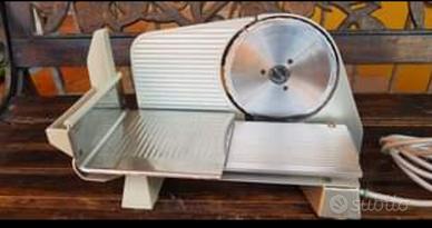 MINI AFFETTATRICE PER USO DOMESTICO