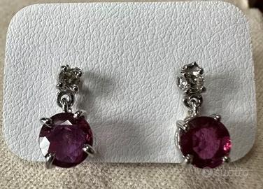 ORECCHINI ORO 18kt. CON DIAMANTI E RUBINI TONDI