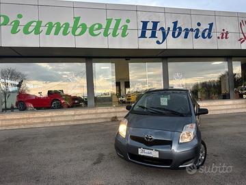 Toyota Yaris 1.3 BENZ 5 porte Sol