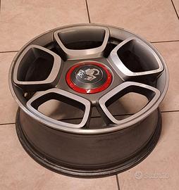 Cerchi da 17" originali Abarth con canale da 7"