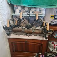Lampadario vintage ferro e legno