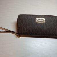 Portafoglio Michael Kors modello Continental