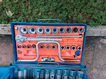 ARMADIETTO IN METALLO USAG CON CHIAVI USAG