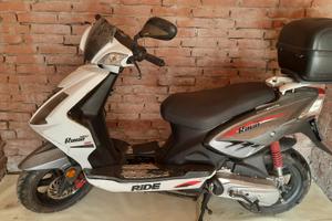 scooter 50 con revisione fino 2027