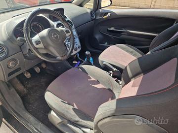 Opel corsa 1.2 benzina anno 2007