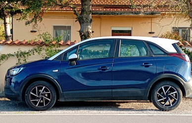 Auto opel crossland