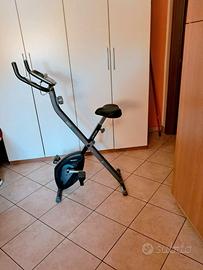 Cyclette pieghevole 