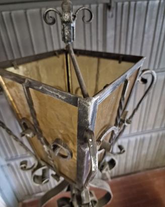 Lampione in ferro battuto