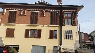 Quattordio: Apprtamento piano primo con Box auto