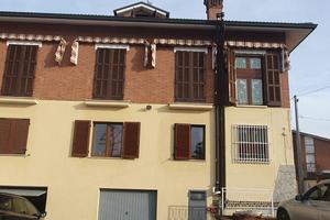 Quattordio: Apprtamento piano primo con Box auto